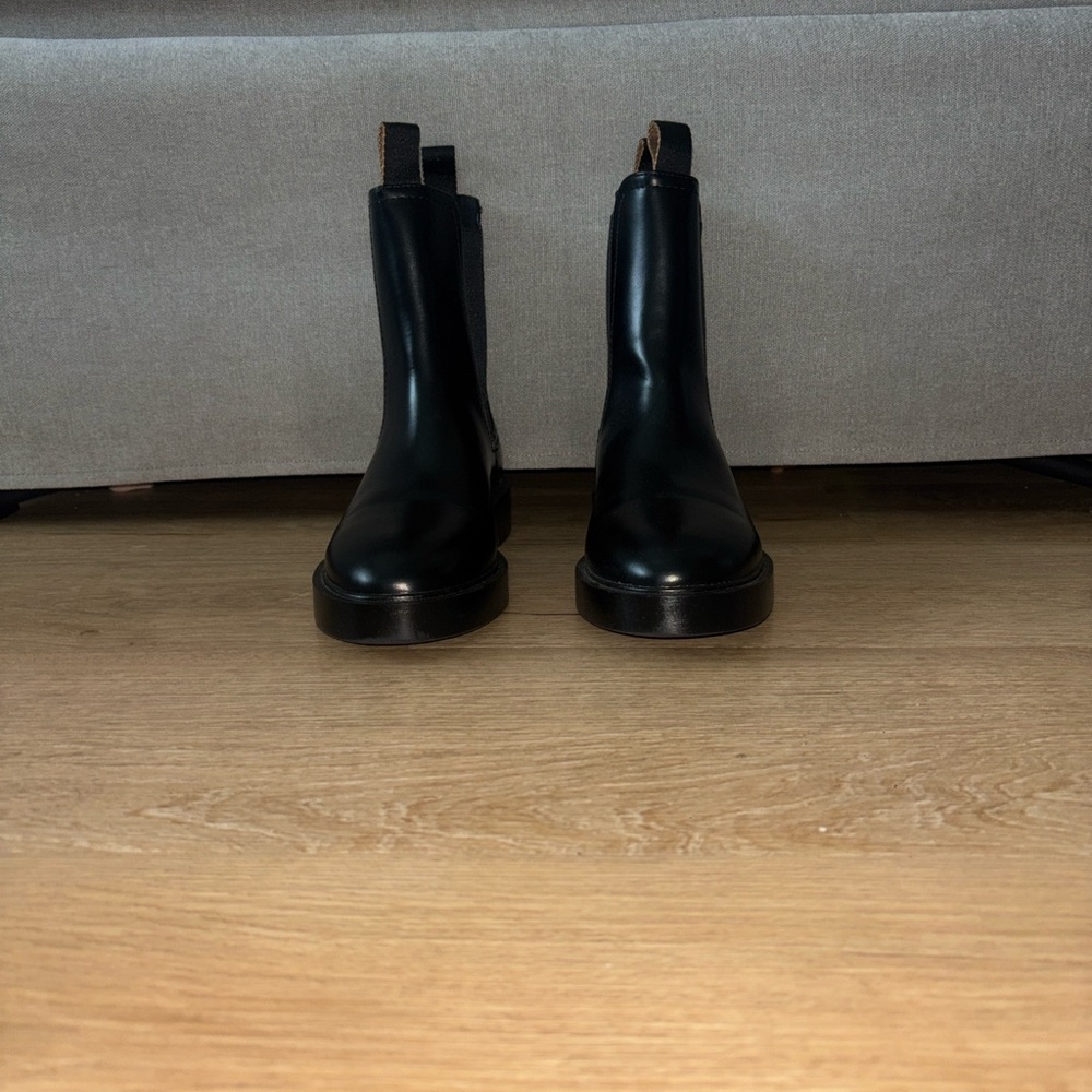 H&M Black Leather Women’s Chelsea Boots